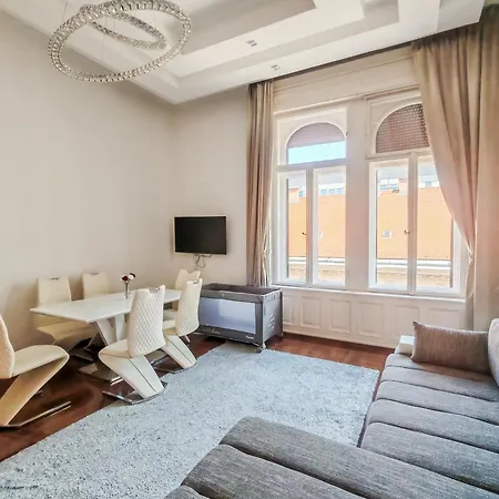 Basilica View Imperial -sas Street -need Reservation For Free Parking Apartament Budapeszt