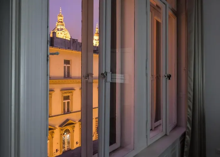 Amora Homes Basilica View Imperial -sas Street -need Reservation For Free Parking Apartament *