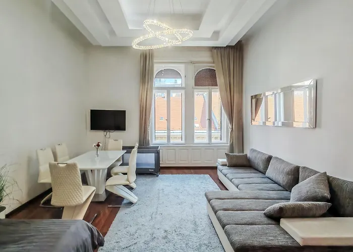 Basilica View Imperial -sas Street -need Reservation For Free Parking *